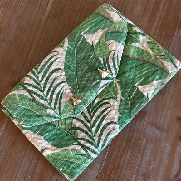 Stella & Dot Handbags - Stella & Dot Palm Leaf Clutch